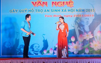Đêm văn nghệ  có sự đóng góp của các văn nghệ sĩ đến từ TP Hồ Chí Minh, TP Cần Thơ.