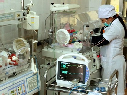 Đầu tư trang thiết bị tại Bệnh viện Đa khoa khu vực Nghĩa Lộ (Yên Bái). (Ảnh: Dương Ngọc/TTXVN)