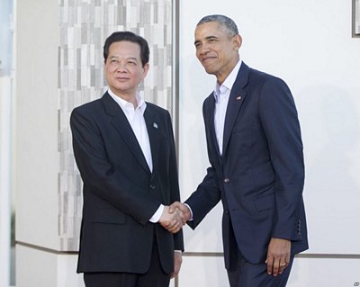 Tổng thống Barack Obama đón tiếp Thủ tướng Nguyễn Tấn Dũng tại Hội nghị Cấp cao Mỹ - ASEAN tại Sunnylands, Rancho Mirage, California, Mỹ, ngày 15-2-2016. Ảnh: AP