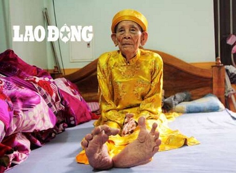 Cụ ông 105 tuổi có bàn chân Giao Chỉ duy nhất đất Kinh Bắc 