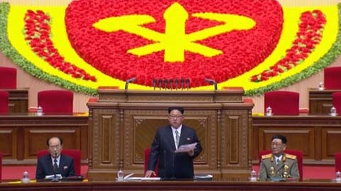 Nhà lãnh đạo Kim Jong Un (giữa) phát biểu tại Đại hội toàn quốc lần thứ VII Đảng Lao động Triều Tiên ở Bình Nhưỡng ngày 7/5. Ảnh: YONHAP/TTXVN