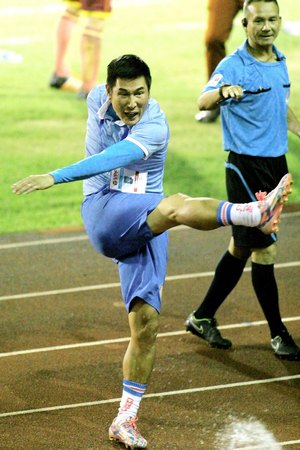  Hành động của trợ lý HLV Nguyễn Đức Thịnh (SG.FC).
