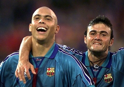 Ronaldo từng sát cánh với Luis Enrique, người sau này trở thành HLV của Barca