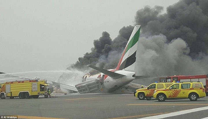 Một chiếc máy bay của Hãng hàng không của Các tiểu vương quốc Arab thống nhất (UAE) đã phải hạ cánh khẩn cấp tại sân bay quốc tế Dubai do gặp sự cố.
