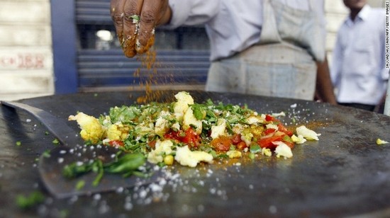 Ở Mumbai, Ấn Độ, các món ăn dân dã vỉa hè rất nhiều và phong phú về chủng loại, thích hợp ngay cả với người ăn chay