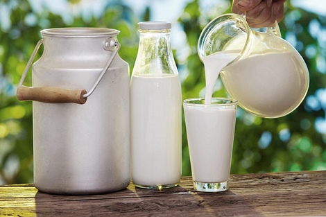 3. Sử dụng các sản phẩm sữa ít chất béo: Bạn không cần phải kiêng sữa hoàn toàn trừ khi không dung nạp lactose. Nên dùng các sản phẩm sữa ít chất béo hoặc không béo.