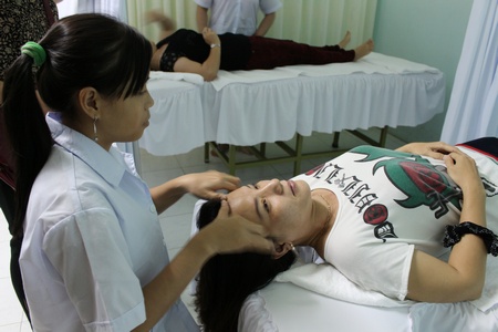 Cơ sở massage “Ánh sáng và niềm tin” tạo việc làm ổn định cho hội viên hội người mù.