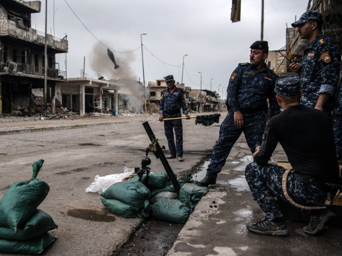 Cuộc chiến trên đường phố Mosul cũng diễn ra hết sức ác liệt.