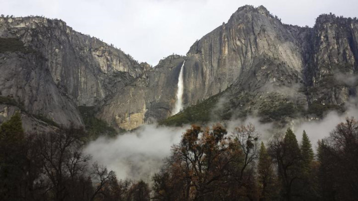 Toàn cảnh thác Yosemite tại công viên quốc gia Yosemite.