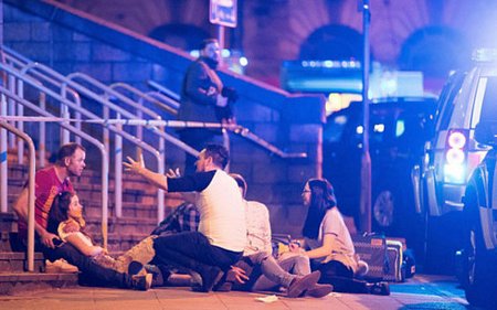Ít nhất 22 người thiệt mạng và 59 người bị thương trong vụ nổ tại Anh. Hiện chưa có thông tin công dân Việt Nam là nạn nhân trong vụ nổ này (ảnh: Dailymail)