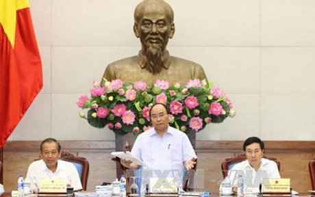 Thủ tướng Nguyễn Xuân Phúc chủ trì Phiên họp Thường trực Chính phủ bàn về các giải pháp thúc đẩy tăng trưởng năm 2017 (Ảnh: TTXVN)