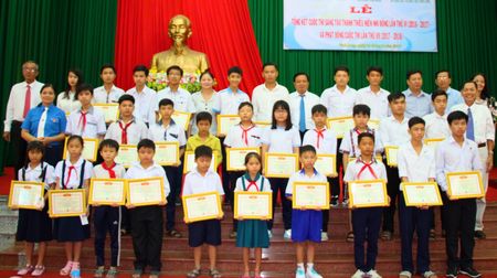 Nhiều học sinh bậc tiểu học, THCS đạt giải trong cuộc thi lần thứ 6.