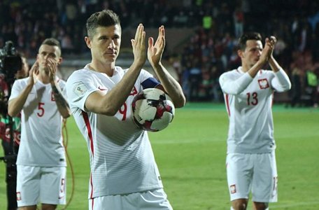 Ba Lan đang dẫn đầu bảng E nhưng vẫn có nguy cơ đá play-off nếu thua Montenegro. (Nguồn: PA)