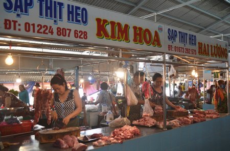 Tiểu thương chợ Phước Thọ cam kết thực hiện đúng tiêu chí an toàn thực phẩm.