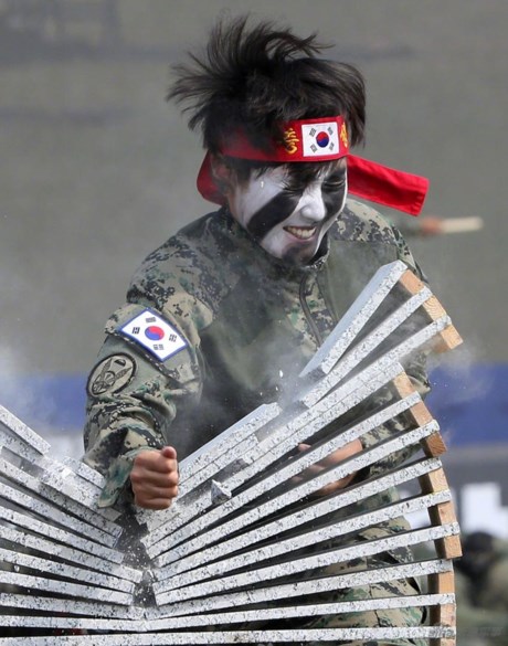 Giống như mọi lực lượng quân sự khác trên thế giới, Quân đội Hàn Quốc cũng có trong biên chế các đơn vị nữ đặc nhiệm phục vụ trong nhiều lực lượng khác nhau. Nguồn ảnh: Sina.
