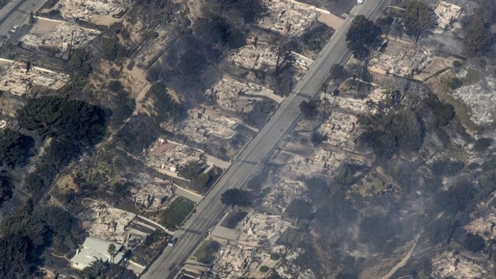 Một góc của quận Ventura, California sau khi đám cháy được dập tắt - Ảnh: Los Angeles Time