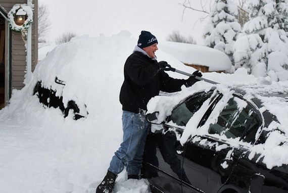 Tuyết rơi dày kỷ lục ở TP Erie, bang Pennsylvania hôm 27/12 Ảnh: REUTERS