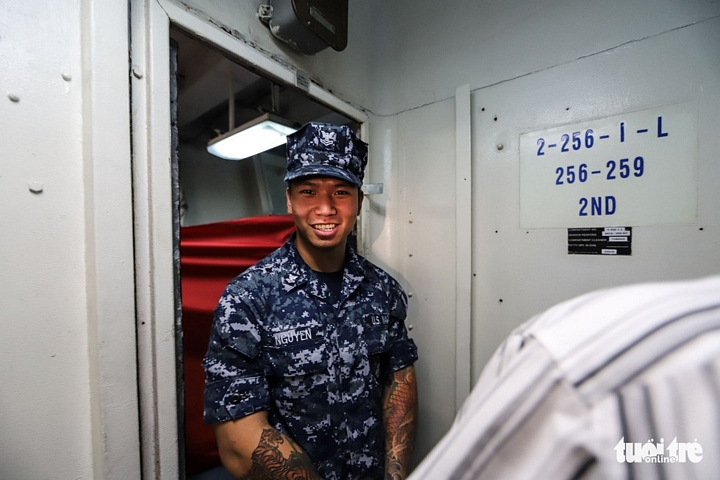 Paul Nguyễn, 24 tuổi, đang làm nhiệm vụ trên tàu USS Carl Vinson. Cha mẹ của Paul quê tại Cà Mau, lần gần đây nhất Paul về Việt Nam vào năm 2010 - Ảnh: NGUYỄN KHÁNH