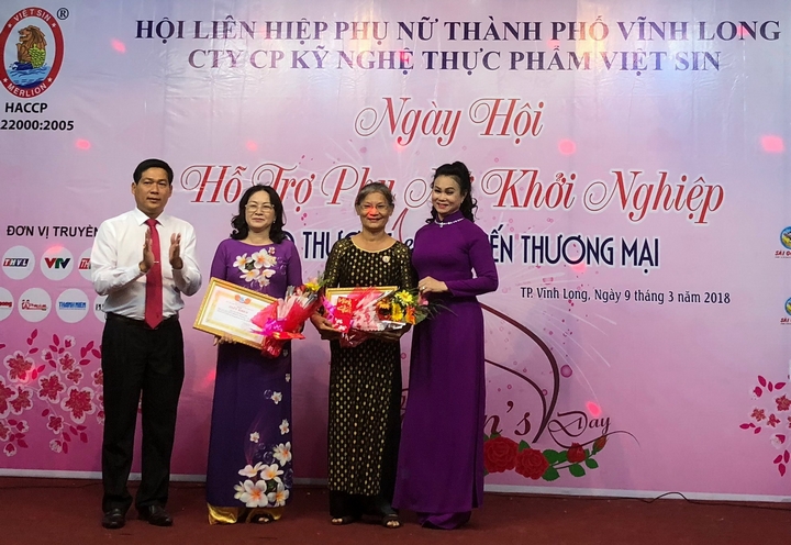  ý tưởng phụ nữ khởi nghiệp của TP Vĩnh Long được biểu dương khen thưởng.