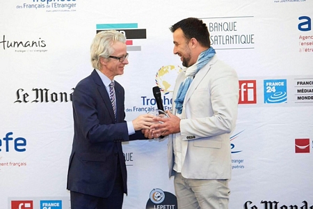 Réhahn nhận giải thường dành cho người Pháp có dự án nổi bật ở nước ngoài - Ảnh: Arnaud Calais