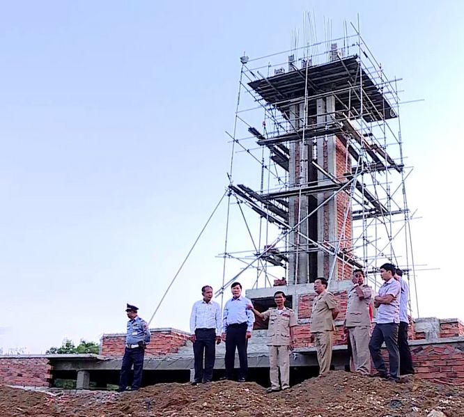 ​Đoàn thăm, chúc tết chính quyền tỉnh Banteay Meanchey, tham quan công trình xây dựng Tượng đài Hữu nghị Việt Nam- Campuchia do Đại sứ quán Việt Nam tài trợ 