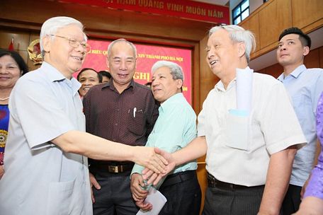 Tổng Bí thư Nguyễn Phú Trọng và các Đại biểu Quốc hội tiếp xúc cử tri tại đơn vị bầu cử số 1.
