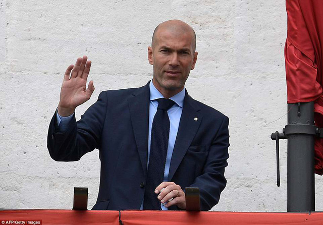 HLV Zidane được ví như người hùng thành Madrid