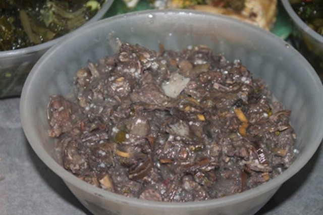 Món thịt thối được xem là đặc sản của người Khơ Mú (Sơn La)