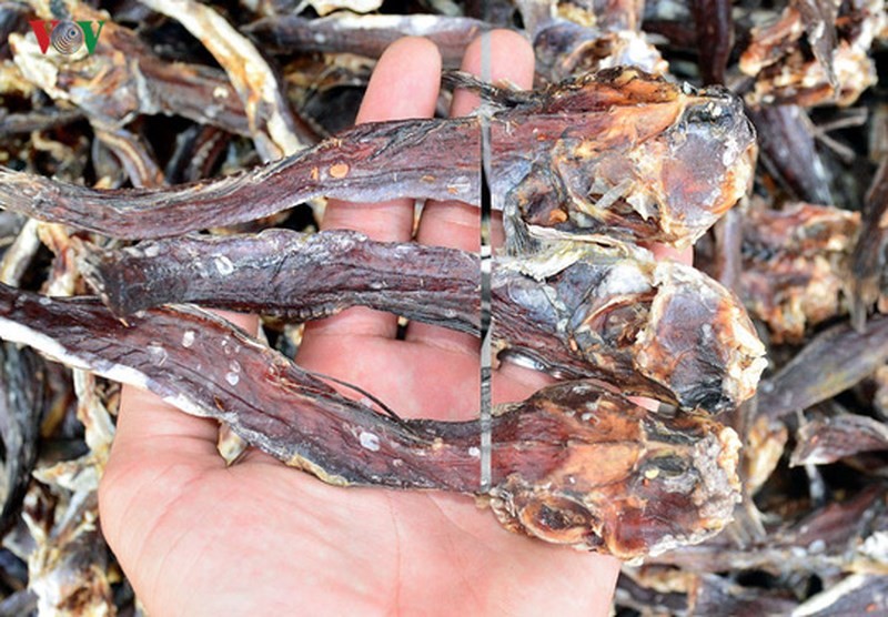 Khô cá thòi lòi là một trong những đặc sản ẩm thực đặc trưng ở Cà Mau.