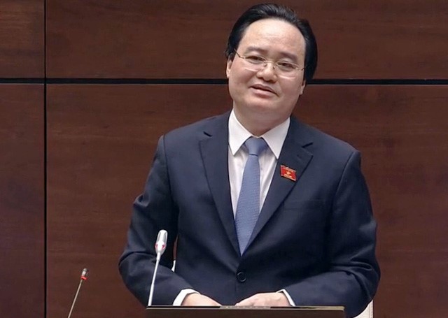 Bộ trưởng Phùng Xuân Nhạ trả lời chất vấn tại Quốc hội sáng 6/6 - Ảnh chụp màn hình TV
