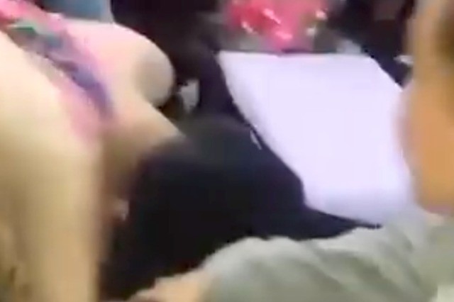 Hình ảnh vụ đánh ghen lan truyền trên mạng xã hội - Ảnh: cắt từ clip