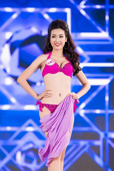 Hoa hậu Đỗ Mỹ Linh trong trang phục bikini.Hoa hậu Đỗ Mỹ Linh trong trang phục bikini.