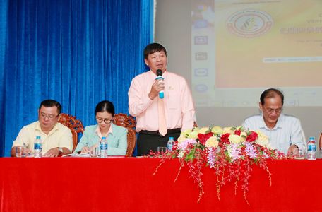Ông Đặng Tấn Thành- Giám đốc Chi nhánh Công ty CP Phân bón Miền Nam- đại diện cho nhà tài trợ chính của giải phát biểu.