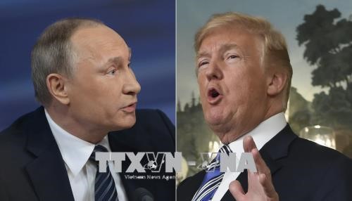 Tổng thống Mỹ Donald Trump (phải) và Tổng thống Nga Vladimir Putin (trái). Ảnh: AFP/TTXVN