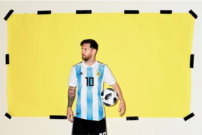 Lionel Messi chụp ảnh chân dung trước ngày khai màn World Cup 2018.