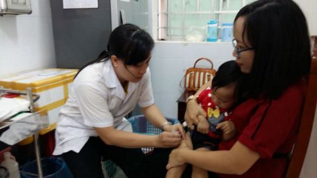Tiêm ngừa vắc xin cúm mùa hàng năm là biện pháp chủ động phòng bệnh tốt nhất.