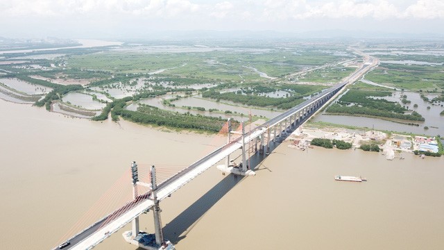 Cầu Bạch Đằng xác định là cây cầu mang ý nghĩa lịch sử, gắn liền với dòng sông Bạch Đằng.