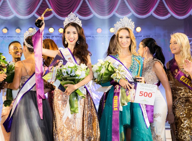 Vượt qua nhiều đối thủ nặng ký, đại diện Việt Nam – Phan Thị Mơ đã xuất sắc đăng quang ngôi vị cao nhất của cuộc thi, trở thành tân Hoa hậu Đại sứ Du lịch Thế giới - World Miss Tourism Ambassador 2018.