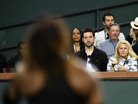 Hầu hết các buổi thi đấu của Serena luôn có sự hiện diện của Alexis.