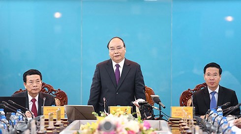 Thủ tướng Nguyễn Xuân Phúc làm việc với lãnh đạo chủ chốt của Bộ TT&TT và các đơn vị trực thuộc.