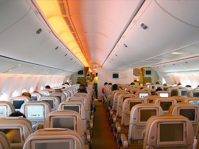 Etihad Airways. Những chiếc máy bay hàng đầu của Etihad Airways giống như một khách sạn 5 sao đang bay. Du khách có thể chọn hạng 