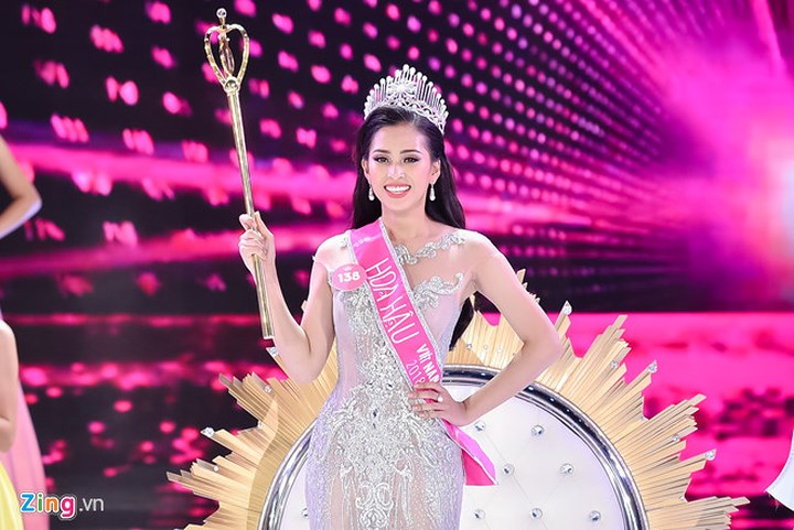 Cô gái sinh năm 2000 đã xuất sắc vượt qua 42 thí sinh xuất sắc để đội vương miện Hoa hậu Việt Nam 2018. Ảnh: Zing.
