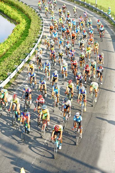 Đua xe đạp từng bước được nâng tầm phát triển và thu hút nhiều đội các nước bạn tham gia.