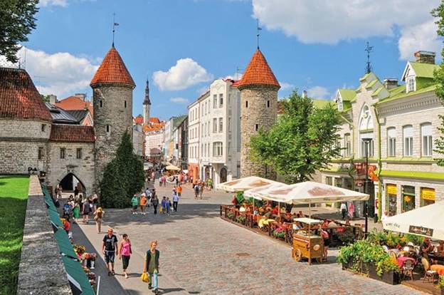 Thành phố thời Trung cổ Tallinn của Estonia được biết đến với những bức tường thành hùng vĩ và những con đường rải sỏi. (Ảnh: Shutterstock)