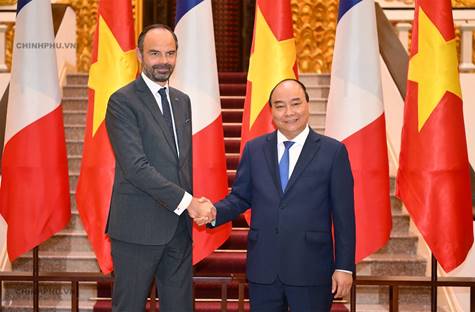 Thủ tướng Nguyễn Xuân Phúc và Thủ tướng Cộng hòa Pháp Édouard Philippe tại cuộc hội đàm. Ảnh: VGP/Quang Hiếu
