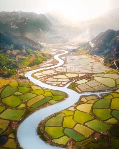 Vẻ đẹp của núi non và những cánh đồng ở tỉnh Chiết Giang, Trung Quốc.