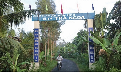  Cổng chào ấp văn hóa Trà Ngoa.