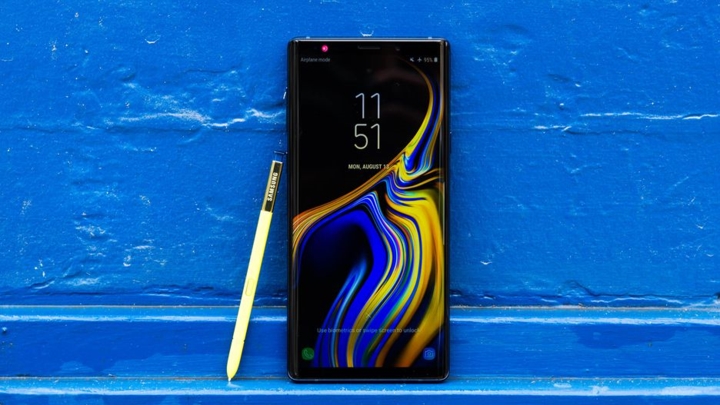 Samsung Galaxy Note 9, một trong những smartphone flagship đắt đầu bảng nhưng nó đem lại trải nghiệm đáng giá với bút S-Pen nâng cấp.