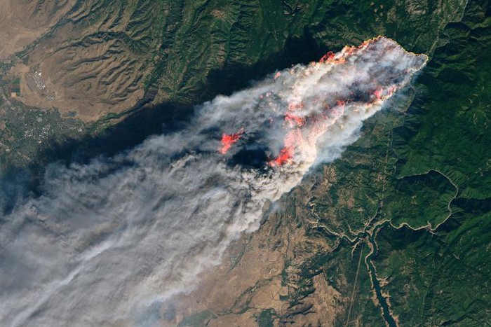 Trận cháy rừng Camp Fire gần Paradise, California nhìn từ vệ tinh của NASA, ngày 8/11.