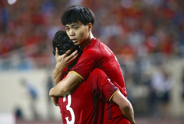 Từ năm 2015 đến nay, cứ hễ Công Phượng ghi bàn là các đại diện của bóng đá Việt Nam lại thắng Malaysia (ảnh: Anh Hải)